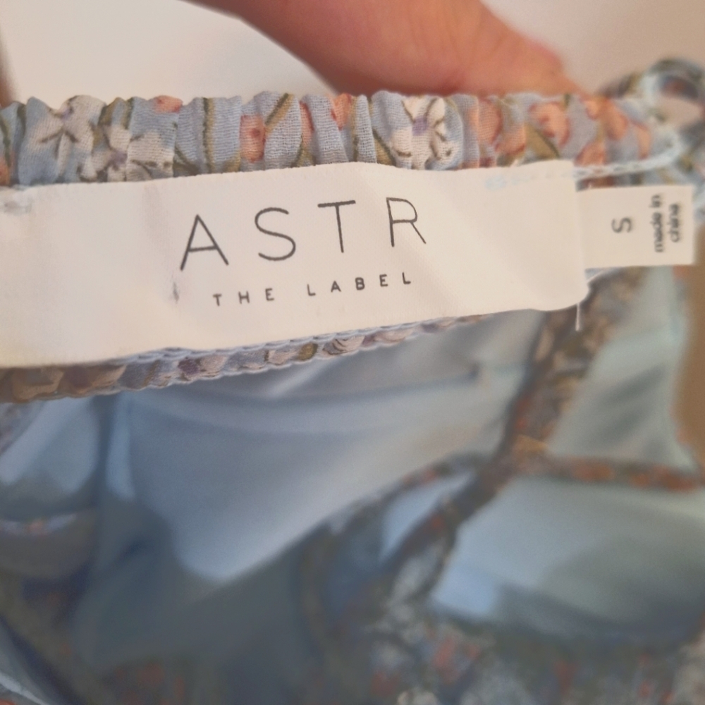 ASTR The Label Revolve Ruffle Maxi Dressblue Light Blue Floral smocked bodice - Picture 8 of 12